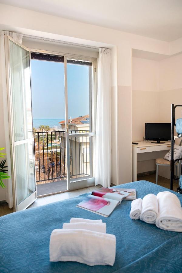 Hotel Selene - Vista Mare Riccione Exterior photo